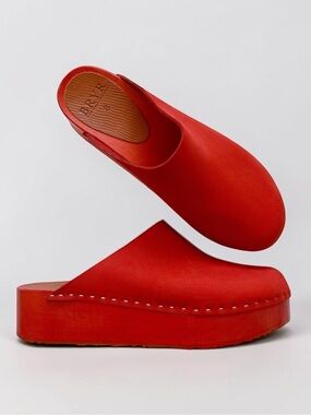 BRYR The Bean Platform Clogs in Flame Size 36 / US 6
